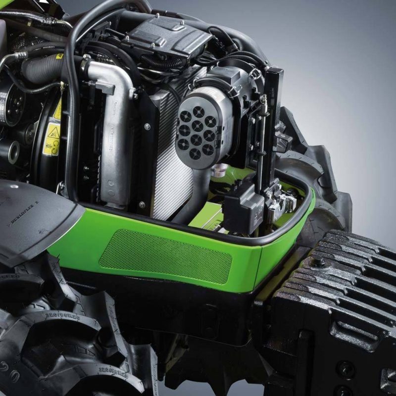 Dorado-Natural_100_DSC_2454_under-bonnet_engine_B